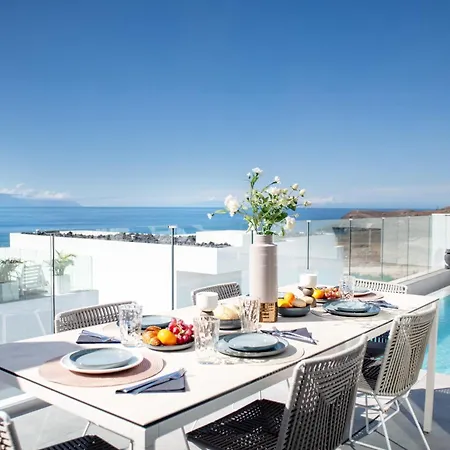 Luxury La Mia With Heated Pool Vila *